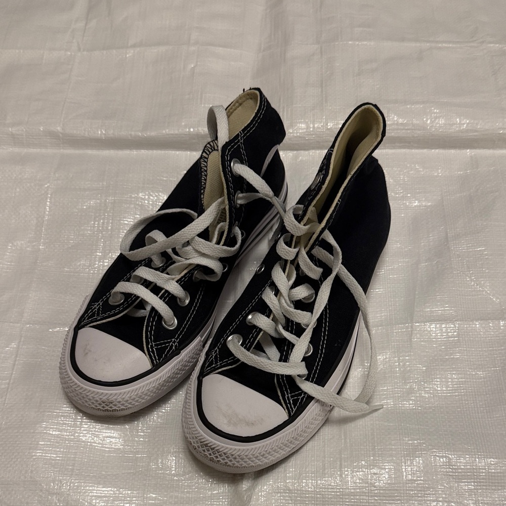 Chuck Taylor Black Size 3.5-M, 5.5-W High-Top Sneakers with White Laces